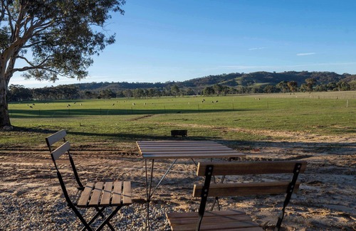 Warrenmang House | Wren at Sheltered Paddock by Tiny Away
