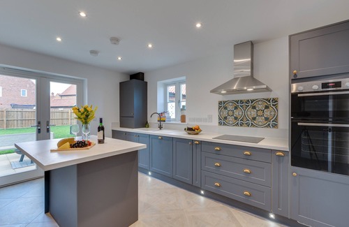 Holt House | Wren Drive - Four Bedroom House, Sleeps 8
