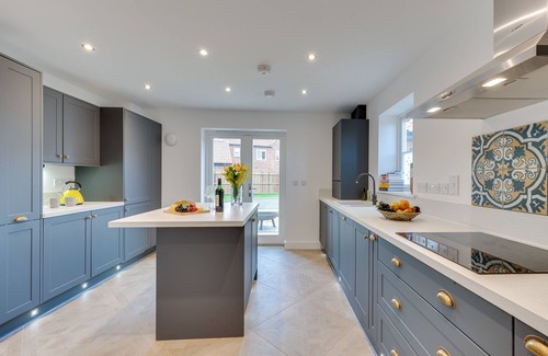 Holt House | Wren Drive - Four Bedroom House, Sleeps 8