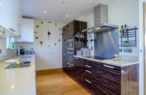 Cirencester House | Wren Lodge - HM11 - HOT TUB -Lakeside Spa Property