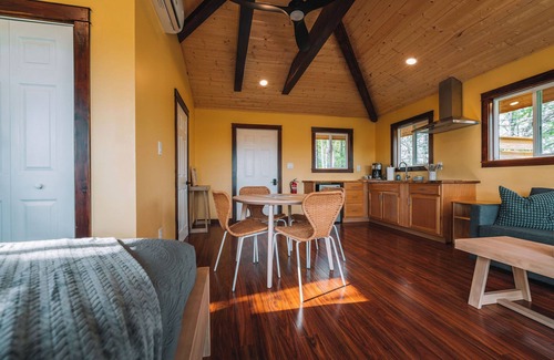 Rogers Cabin | 'Wren' - One of our cute and tidy Lookout Cabins