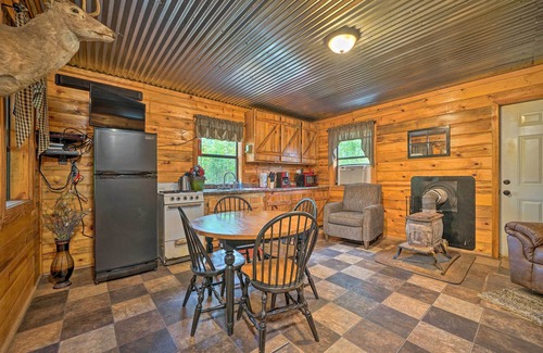 Golden Cabin | Wright City Cabin w/ Fire Pit + Forest Views!
