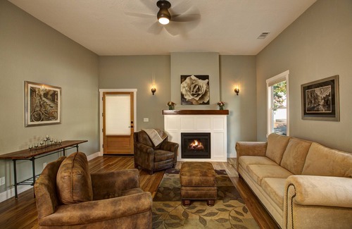 Murphys House | Wright House: Your Peaceful Murphys Retreat