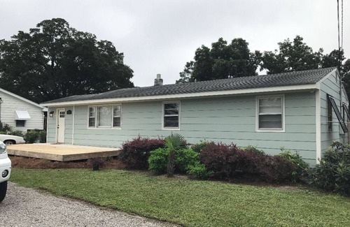 Avondale House | Wrightsville Ave Beach Cottage - with HUGE Fenced In Backyard - Pet Friendly