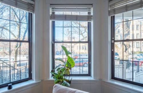 Wrigleyville Bed & Breakfast | Wrigleyville Suites Room 5