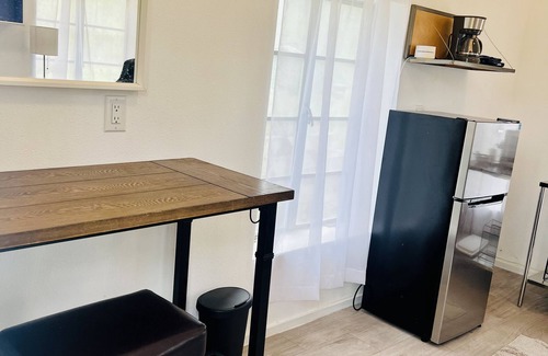 Vaught Ranch Apartment | Writer's Retreat: Think and rest in nature in the middle of Austin.