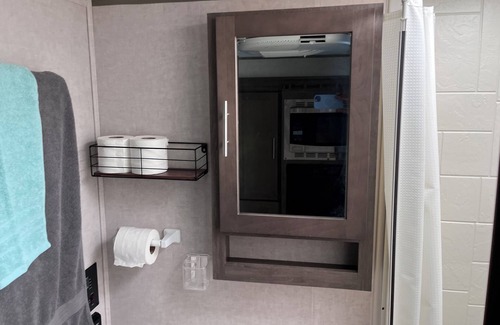 Spring Hill House | Writers Retreat RV with AC