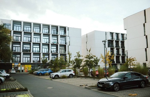 Fabryczna Apartment | Wrocław Airport Green Studio