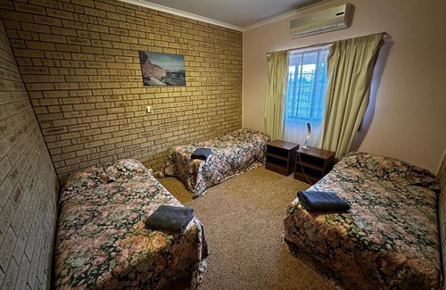 Wudinna Hotel | Wudinna Gawler Ranges Motel and Caravan Park