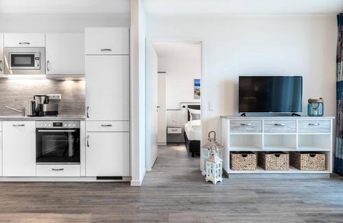 Grossenbrode Apartment | Wunderschön Gelegenes Apartment Direkt am Strand mit Balkon und Tollem Meerblick