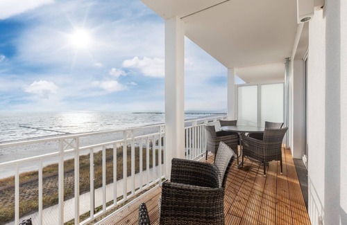 Grossenbrode Apartment | Wunderschön Gelegenes Apartment Direkt am Strand mit Balkon und Tollem Meerblick