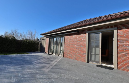 Großmorsum House | Wunderbares Ferienhaus mit Garten, Saunahütte und Weitblick auf die Wiesen