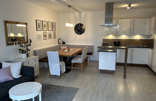 Gumpoldskirchen Apartment | Wunderschöne Ferienwohnung Sissi mit Garten im Süden von Wien