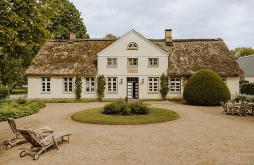 Nehmten Apartment | Wunderschöne Ferienwohnung Direkt am Plöner See in Nehmten
