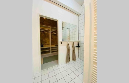 Friedrichshain-Kreuzberg Apartment | Wunderschöne Ladenwohnung in Kreuzberg