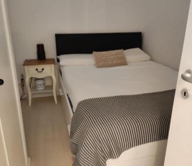 Bissone Apartment | Wunderschönes Apartment direkt am See, Bissone bei Lugano/Tessin