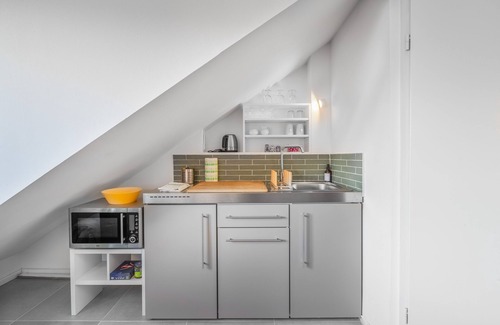 Ossendorf Apartment | Wunderschönes Dachstudio im Beliebten Köln Ehrenfeld