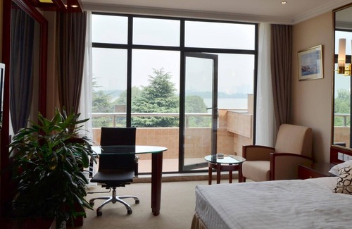 Bin Hu District Hotel | Wuxi Lakeview Park Resort