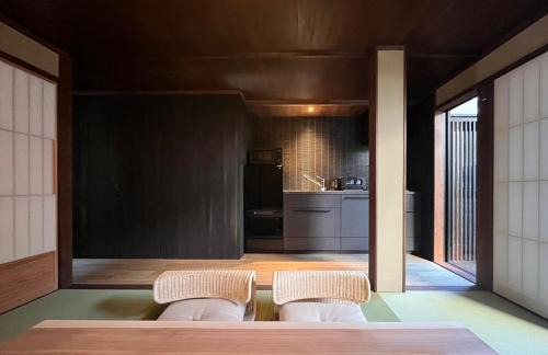Kamigyo Villa | Wuz Gosho