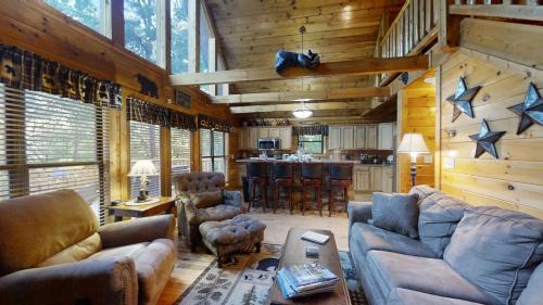 Gatlinburg - Pigeon Forge House | Wuzzy's Flophouse cabin