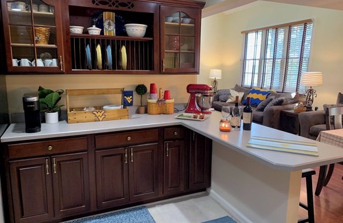 Morgantown House | WVU Mini-Château. Cozy home located next to stadium + hospital-5 min walk.