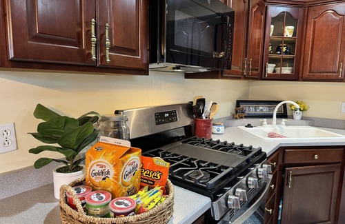 Morgantown House | WVU Mini-Château. Cozy home located next to stadium + hospital-5 min walk.