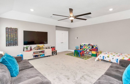 Lake Houston House | WWL Stunning LAKEFRONT 6-bedroom 4.5 bath home 34 minutes from Downtown