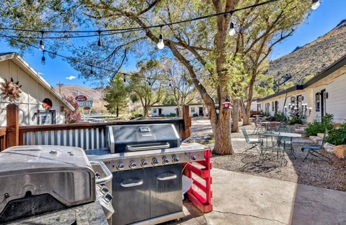 Walker Apartment | WWM 9 · 9 Adventure Base explore The E Sierras WWM