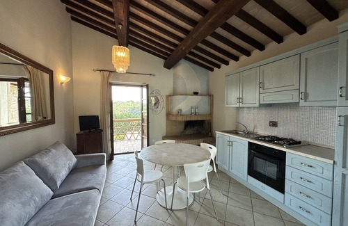 Gualdo Cattaneo Villa | WWW.VILLAMARI.IT: HILLTOP VILLA PRIVATE POOL AMAZING LOCATION