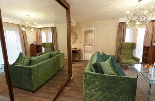 Weston Hotel | Wychwood Park Hotel and Golf Club