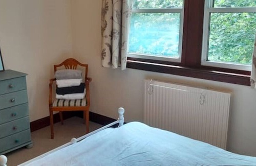 Kirtlebridge Cabin | Wyesebyside.A peaceful rural retreat- close to Gretna for weddings.sleeps 14