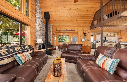 Sierra Cedars Cabin | Wyldwood | 3 bedroom+LOFT & playroom!