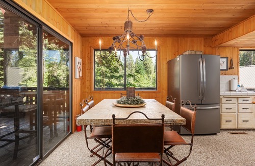Sierra Cedars Cabin | Wyldwood | 3 bedroom+LOFT & playroom!