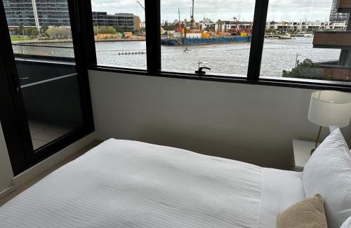 Docklands Apartment | Wyndel Apartments One Bedroom Mel883Col210S