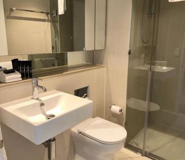 Docklands Apartment | Wyndel Apartments One Bedroom Mel883Col210S
