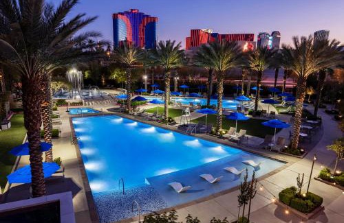 Las Vegas House | Wyndham Desert Blue 2BR Villa with Resort Access