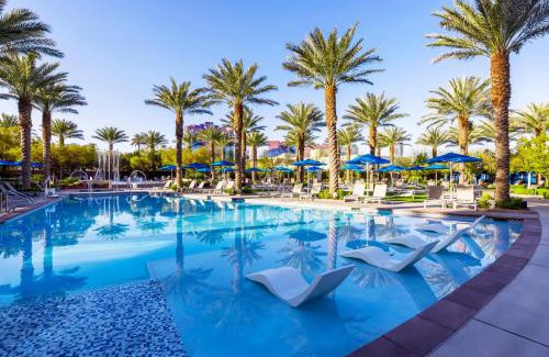 Las Vegas House | Wyndham Desert Blue 2BR Villa with Resort Access