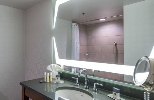 Fort Smith Hotel | Wyndham Fort Smith City Center