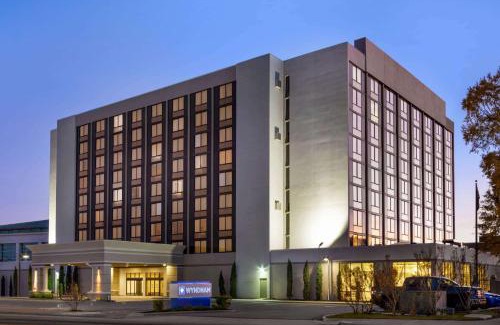 Fort Smith Hotel | Wyndham Fort Smith City Center