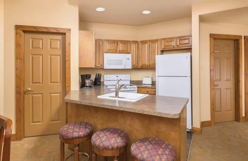 Hanover Condo | Wyndham Galena Resort |2BR/2BA King Bed Balc Suite