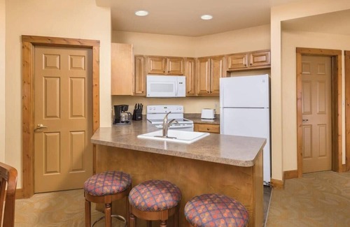 Hanover Condo | Wyndham Galena Resort |2BR/2BA King Bed Balc Suite