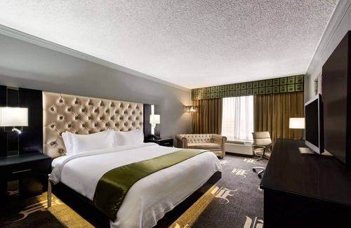 Farmers Branch Hotel | Wyndham Garden Dallas North