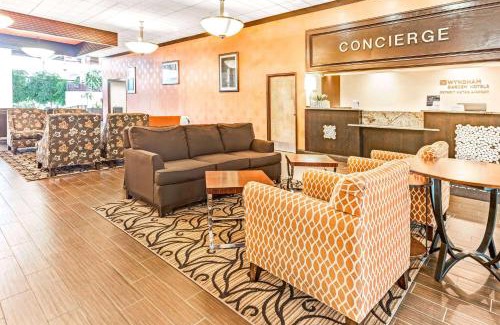 Romulus Hotel | Wyndham Garden Detroit Metro Airport