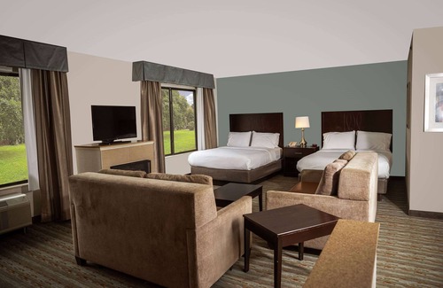 Erie Hotel | Wyndham Garden Erie