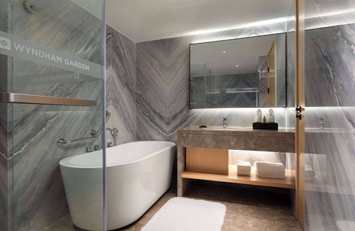 Donghu District Hotel | Wyndham Garden Haikou Meilan