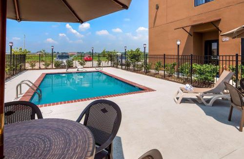 New Roads Hotel | Wyndham Garden New Roads - False River