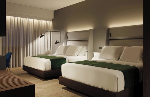 Callao Hotel | Wyndham Grand Costa Del Sol Lima Airport