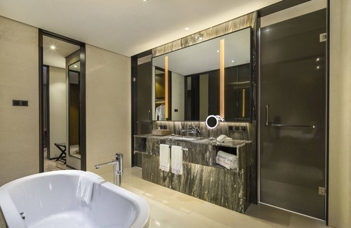 Langya Qu Hotel | Wyndham Grand Plaza Royale Kaidi