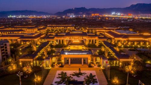 Zhaoyang Hotel | Wyndham Grand Plaza Royale Zhaotong