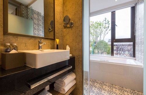 Gucheng District Hotel | Wyndham Grand Royal Hotel Jinlin Lijiang
